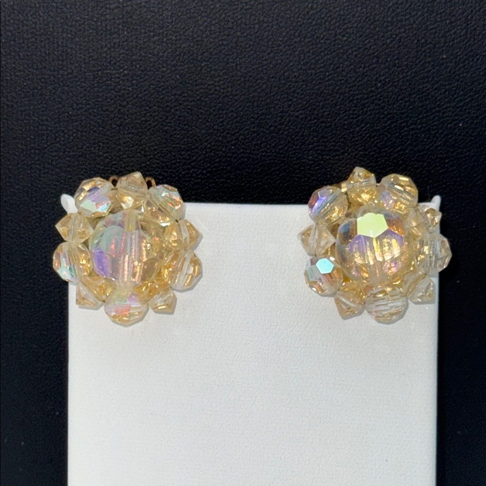 Beautiful Lisner clear aurora borealis iridescent beaded cluster clip on earring